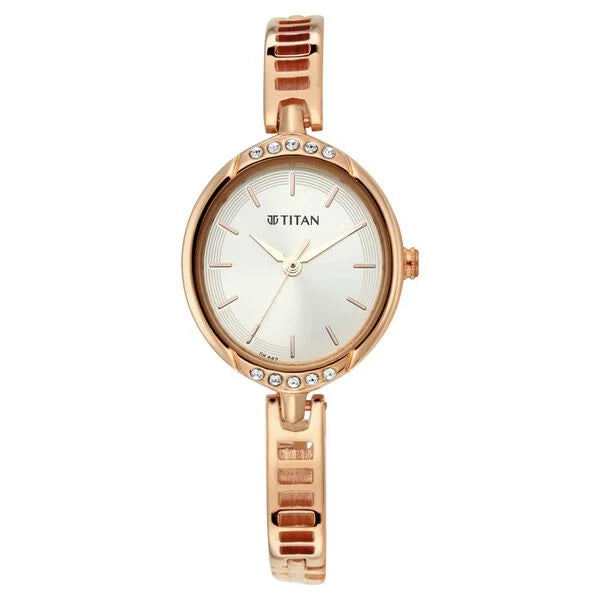 Quartz Analog Silver Dial Metal Strap Watch for Women